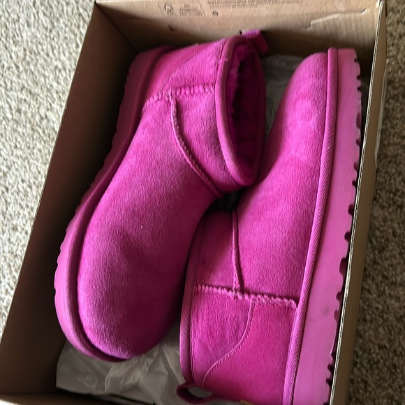 Ultra mini Ugg - Picture 1 of 4